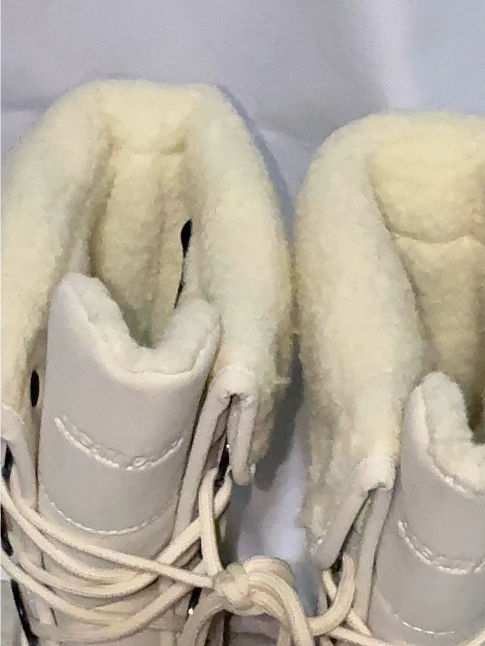 Dream Pairs Cream Waterproof Faux Shearling Lined Duck Snow Boots Size 6